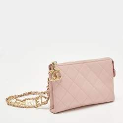 مملوكة مسبقًا Chanel Logo Strap Pink Quilted Leather Belt Bag