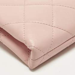 مملوكة مسبقًا Chanel Logo Strap Pink Quilted Leather Belt Bag