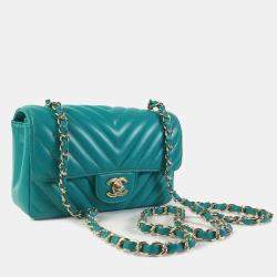 مملوكة مسبقًا Chanel Green Mini Rectangular Chevron Lambskin Single Flap