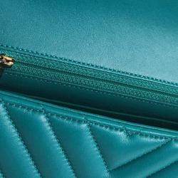 مملوكة مسبقًا Chanel Green Mini Rectangular Chevron Lambskin Single Flap