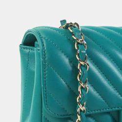 مملوكة مسبقًا Chanel Green Mini Rectangular Chevron Lambskin Single Flap