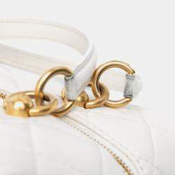 مملوكة مسبقًا حقيبة شانيل صندوق جلد الخروف الأبيض مبطن بشعار سي سي ومقبض علوي للأعمال الحرفية