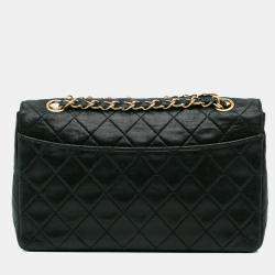 مملوكة مسبقًا Chanel Black Quilted Lambskin Shoulder Bag
