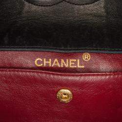 مملوكة مسبقًا Chanel Black Quilted Lambskin Shoulder Bag
