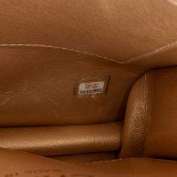 مملوكة مسبقًا Chanel White Mini Chic Pearls Crossbody