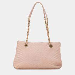 مملوكة مسبقًا حقيبة شانيل كبيرة شيفرون جلد العجل سوربيك وردي