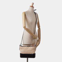 مملوكة مسبقًا حقيبة شانيل جابرييل كروس بودي بجلد الخروف ثنائية اللون وسط بني أسود