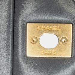 Pre Owned حقيبة شانيل جلد الحمل المبطن كروش أزرق بمرفقات صغيرة