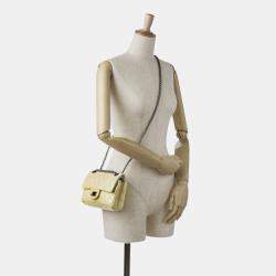 Pre Owned حقيبة شانيل صفراء صغيرة قابلة للإصدار 2.55 مزدوجة الرفرف براءة اختراع