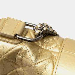 مملوكة مسبقًا حقيبة شانيل جابرييل جلد خروف معدني صغير ذهبي كروس بودي