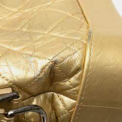 مملوكة مسبقًا حقيبة شانيل جابرييل جلد خروف معدني صغير ذهبي كروس بودي