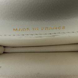 مملوكة مسبقًا حقيبة خصر شانيل بيضاء بسلسلة البانك جلد