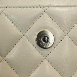 مملوكة مسبقًا حقيبة خصر شانيل بيضاء بسلسلة البانك جلد