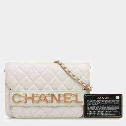 مملوكة مسبقًا محفظة على سلسلة شانيل بيضاء مزينة بالسلاسل