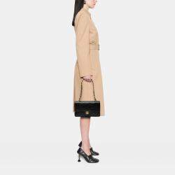 مملوكة مسبقًا حقيبة شانيل كلاسيك جلد الخروف سوداء حجم متوسط مزدوجة الرفرف