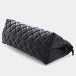 مملوكة مسبقًا حافظة شانيل كلاسيك سحاب جلد كافيار