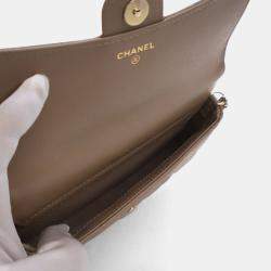 Pre Owned Chanel Caviar Classic Flap Phone Holder With Chain