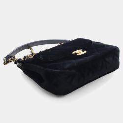مملوكة مسبقًا Chanel Small Velvet Wavy CC Hobo
