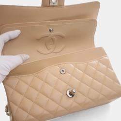 مملوكة مسبقًا Chanel Medium Caviar Classic Double Flap Bag