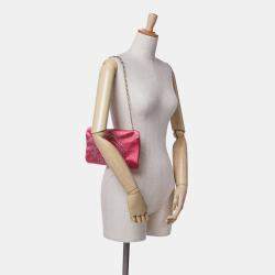 Pre Owned حقيبة كلتش شانيل زهري حرير ديامانتي كامليا مع سلسلة