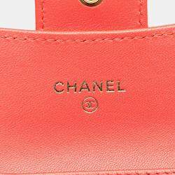مملوكة مسبقًا Chanel Red Quilted Lambskin Flap Card Holder on Chain