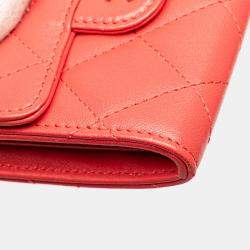 مملوكة مسبقًا Chanel Red Quilted Lambskin Flap Card Holder on Chain