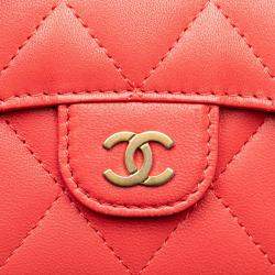 مملوكة مسبقًا Chanel Red Quilted Lambskin Flap Card Holder on Chain