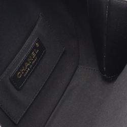 Pre Owned Chanel Black Quilted Lambskin Oval Logo Chain Top Handle Round Clutch on Chain