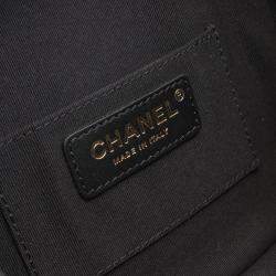 Pre Owned Chanel Black Quilted Lambskin Oval Logo Chain Top Handle Round Clutch on Chain