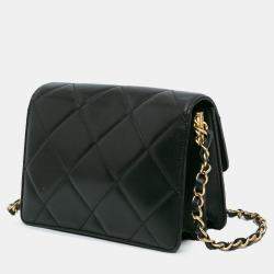 مملوكة مسبقًا Chanel Black Quilted Lambskin Octagonal Buckle Crossbody