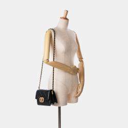 مملوكة مسبقًا Chanel Black Quilted Lambskin Octagonal Buckle Crossbody