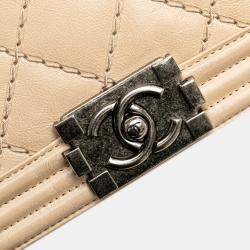 Pre Owned حقيبة شانيل بنية عجلية قديمة متوسطة ذات خياطة مزدوجة بوكشة بوي