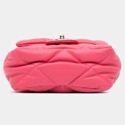 مملوكة مسبقًا Chanel Pink Mini Quilted Calfskin Bubbly Flap