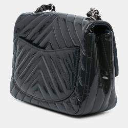 مملوكة مسبقًا حقيبة شانيل كلاسيك صغيرة مربعة شيفرون براءة غطاء منفردة باللون الأزرق