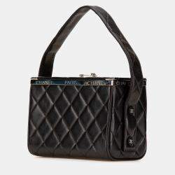 مملوكة مسبقًا حقيبة شانيل سوداء جلد خروف مبطن بنمط صندوقي