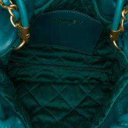 Pre Owned Chanel Green Mini Shiny Calfskin 22 Handbag