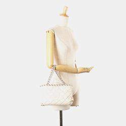 مملوكة مسبقًا Chanel Beige Mini Quilted Lambskin Chain Me Tote