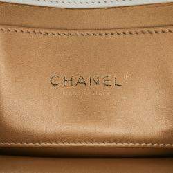 Pre Owned حقيبة شانيل بيضاء صغيرة سي سي مبطنة جلد عجل بلورية لؤلؤية فلاب كامل