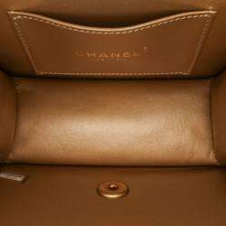 Pre Owned حقيبة شانيل بيضاء صغيرة سي سي مبطنة جلد عجل ب لورية لؤلؤية فلاب كامل