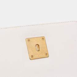 Pre Owned حقيبة شانيل بيضاء صغيرة سي سي مبطنة جلد عجل بلورية لؤلؤية فلاب كامل