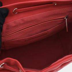 مملوكة مسبقًا حقيبة ظهر شانيل أوربان سبيريت جلد خروف أحمر صغير