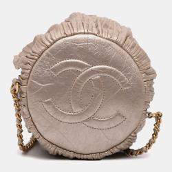 مملوكة مسبقًا حقيبة ظهر شانيل برباط كوكو ثنيات جلد عجل معدني ذهبي متوسط