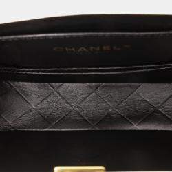 Pre Owned حقيبة شانيل جلد الخروف المبطن سي سي أبيض دائري مون فلاب مسنجر