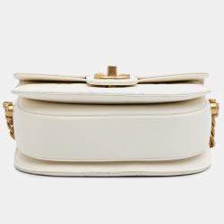 Pre Owned حقيبة شانيل جلد الخروف المبطن سي سي أبيض دائري مون فلاب مسنجر