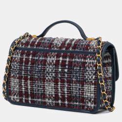 مملوكة مسبقًا حقيبة شانيل بلو تويد صغيرة "سكول ميموري" بيد علوية وغطاء