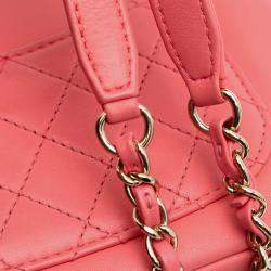 مملوكة مسبقًا حقيبة كاميرا شانيل وردية جلد الضأن مع شعار CC كريستال عملاق