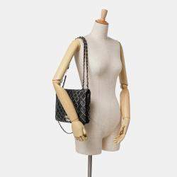 مملوكة مسبقًا حقيبة شانيل رفرف كريستال CC جلد لامب سكِن مضغوط معدني أسود