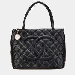 مملوكة مسبقًا Chanel Black Caviar Medallion Tote