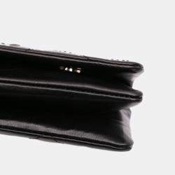 مملوكة مسبقًا Chanel Black Quilted Calfskin Star Attitude Grommet Fold Over Clutch