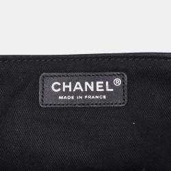 مملوكة مسبقًا Chanel Black Quilted Calfskin Star Attitude Grommet Fold Over Clutch